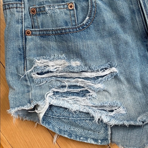 Shorts - Picture 2 of 3